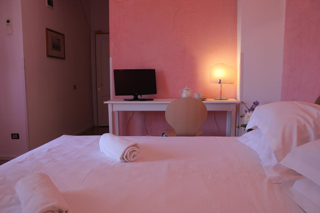 Vila Flavia B&B Constanta Phòng bức ảnh